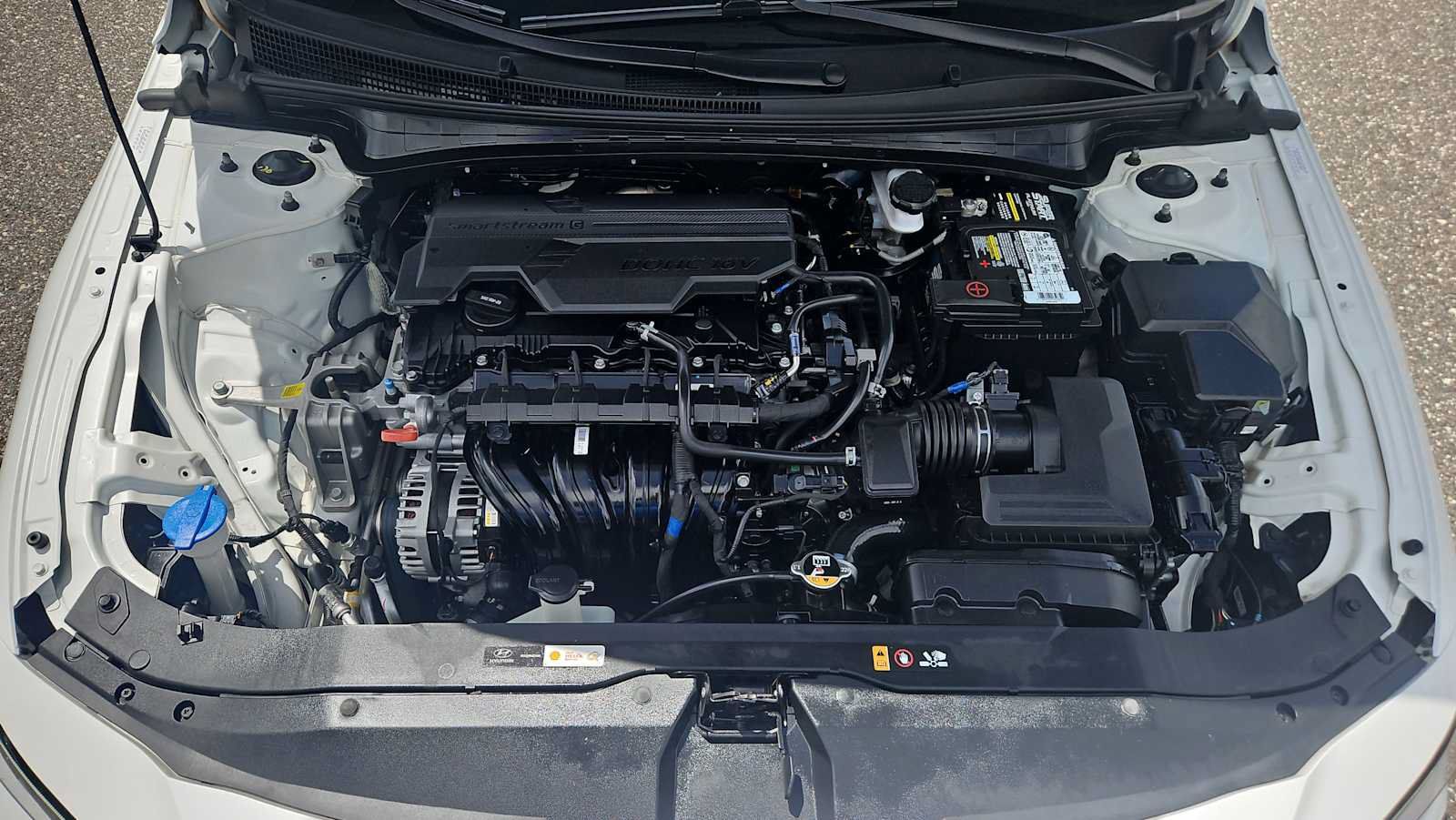 Used 2024 Hyundai Elantra Limited FWD image 18