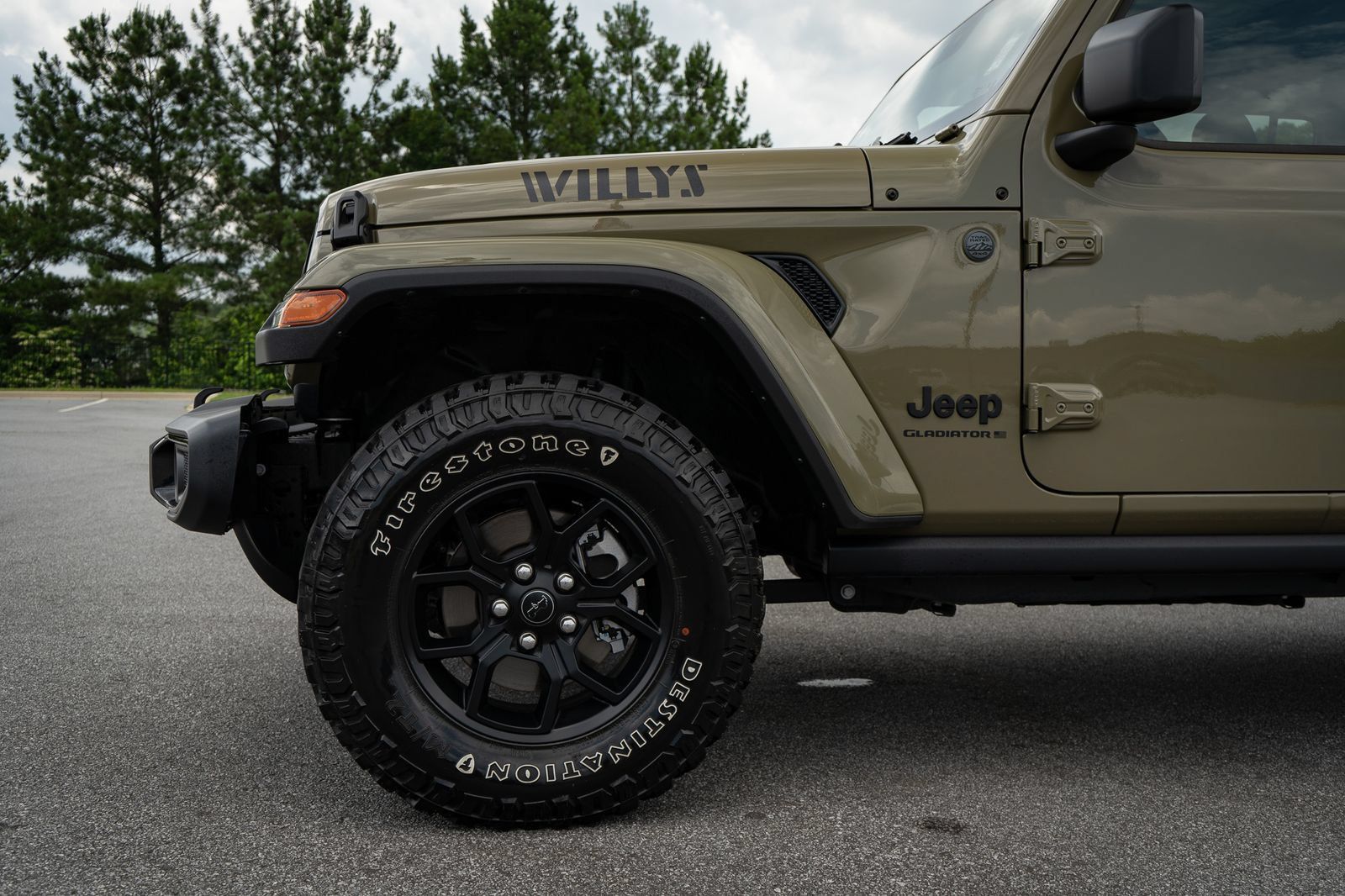 Used 2025 Jeep Gladiator Sport AWD/4WD image 4