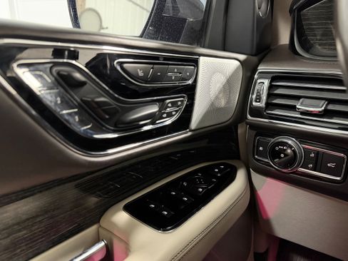 Used 2019 Lincoln Navigator Black Label w/ Cargo Package image 7