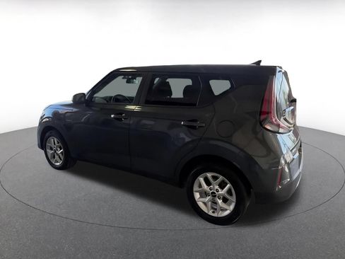 Used 2025 Kia Soul LX w/ LX Technology Package FWD image 7