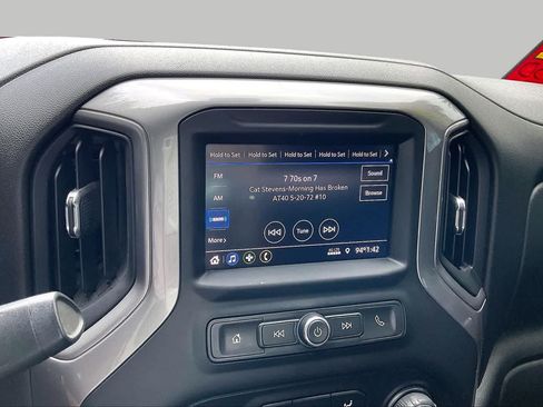 Used 2021 Chevrolet Silverado 1500 Custom Trail Boss AWD/4WD image 21