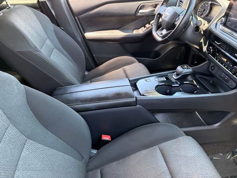 Certified 2025 Nissan Rogue SV FWD image 12