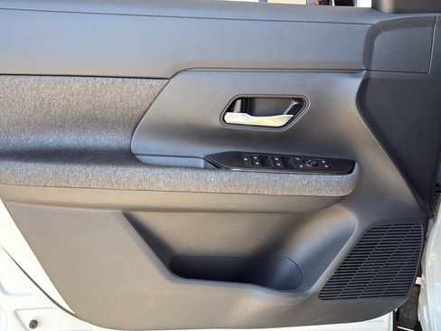 New 2026 Nissan Kicks SV image 12