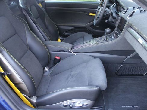 Used 2025 Porsche 718 Cayman GT4 RS image 23