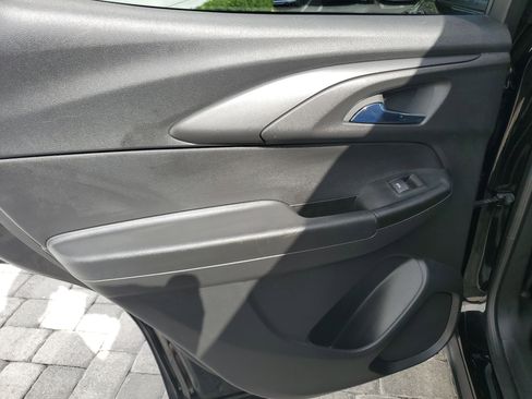 Used 2022 Chevrolet TrailBlazer LT w/ Convenience Package image 9