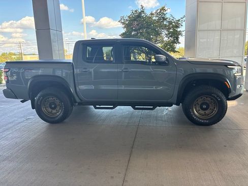 Used 2024 Nissan Frontier PRO-4X w/ Technology Package AWD/4WD image 5