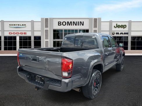 Used 2022 Toyota Tacoma SR5 image 3