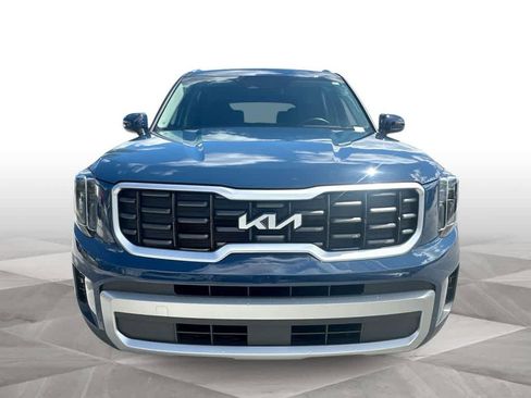 Certified 2023 Kia Telluride S w/ S Sunroof Package image 3