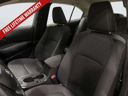 Used 2025 Toyota Corolla LE FWD image 28