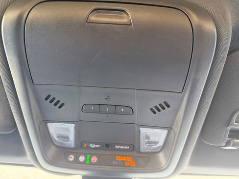 Used 2021 Chevrolet Equinox Premier image 25