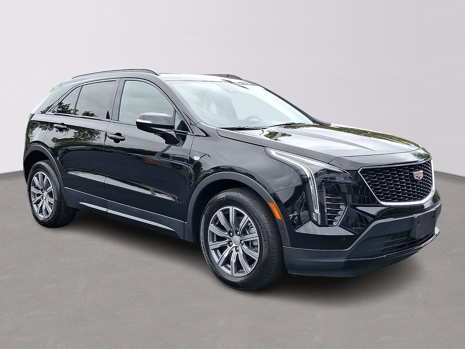 Used 2022 Cadillac XT4 Sport w/ Comfort Package AWD/4WD image 3