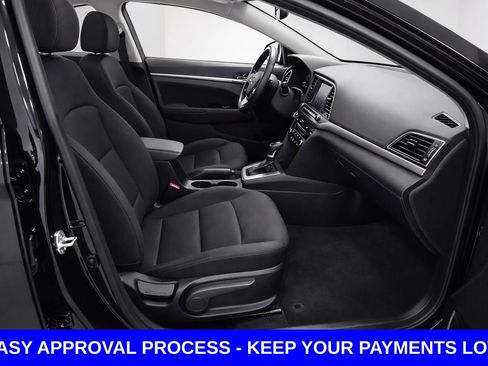 Used 2017 Hyundai Elantra Value Edition image 12