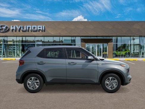 New 2026 Hyundai Venue SE FWD image 7