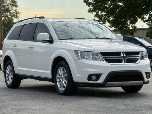 Used 2019 Dodge Journey SE image 8