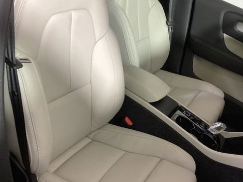 New 2025 Volvo XC40 B5 Ultra w/ Climate Package image 20
