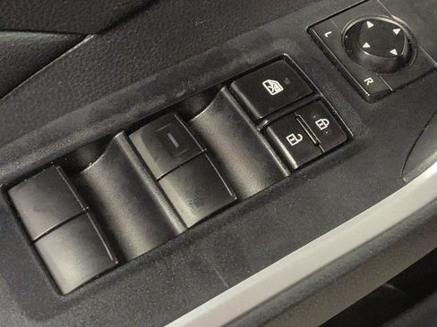 Used 2020 Toyota RAV4 XLE AWD/4WD image 27