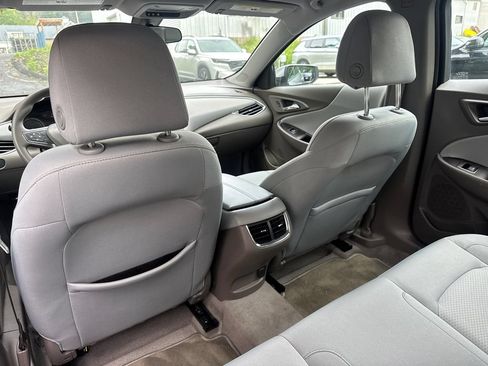 Used 2018 Chevrolet Malibu Hybrid FWD image 27