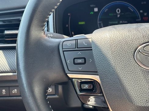 Used 2025 Toyota Camry SE FWD image 21