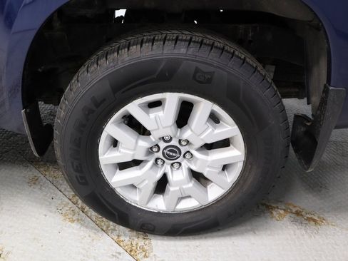 Used 2022 Nissan Frontier SV image 19