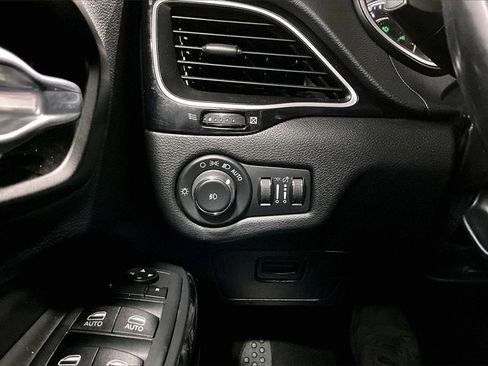 Used 2021 Jeep Cherokee Latitude Plus image 17