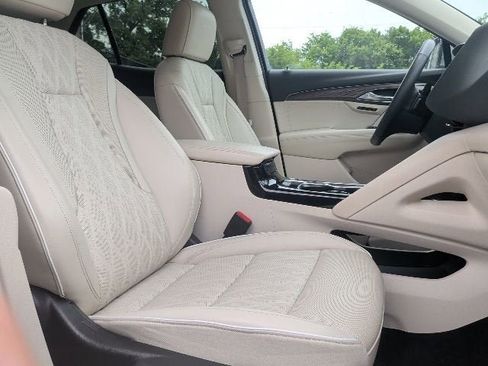 Used 2023 Buick Envision Avenir FWD image 22