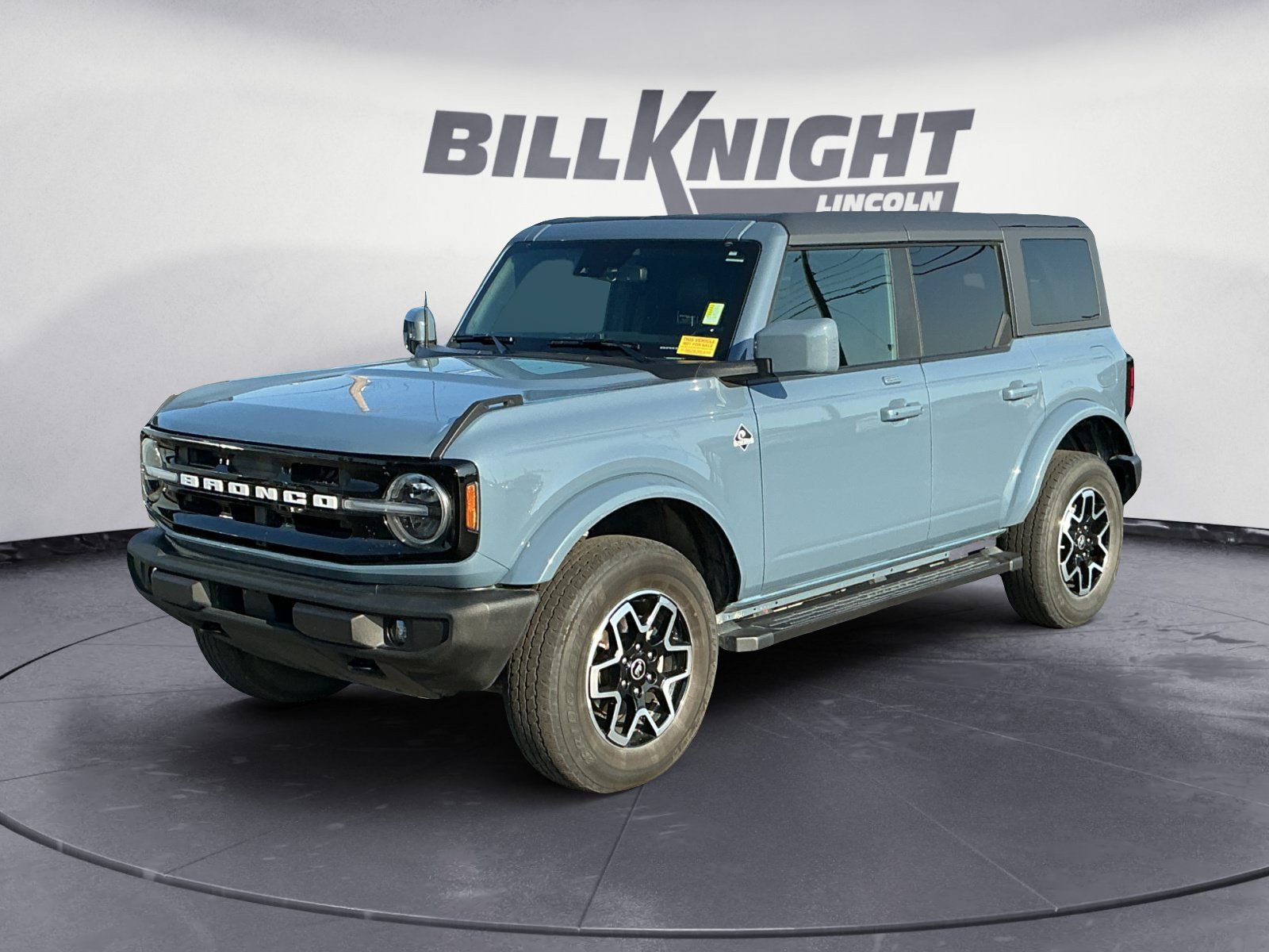 Used 2023 Ford Bronco Outer Banks AWD/4WD image 2