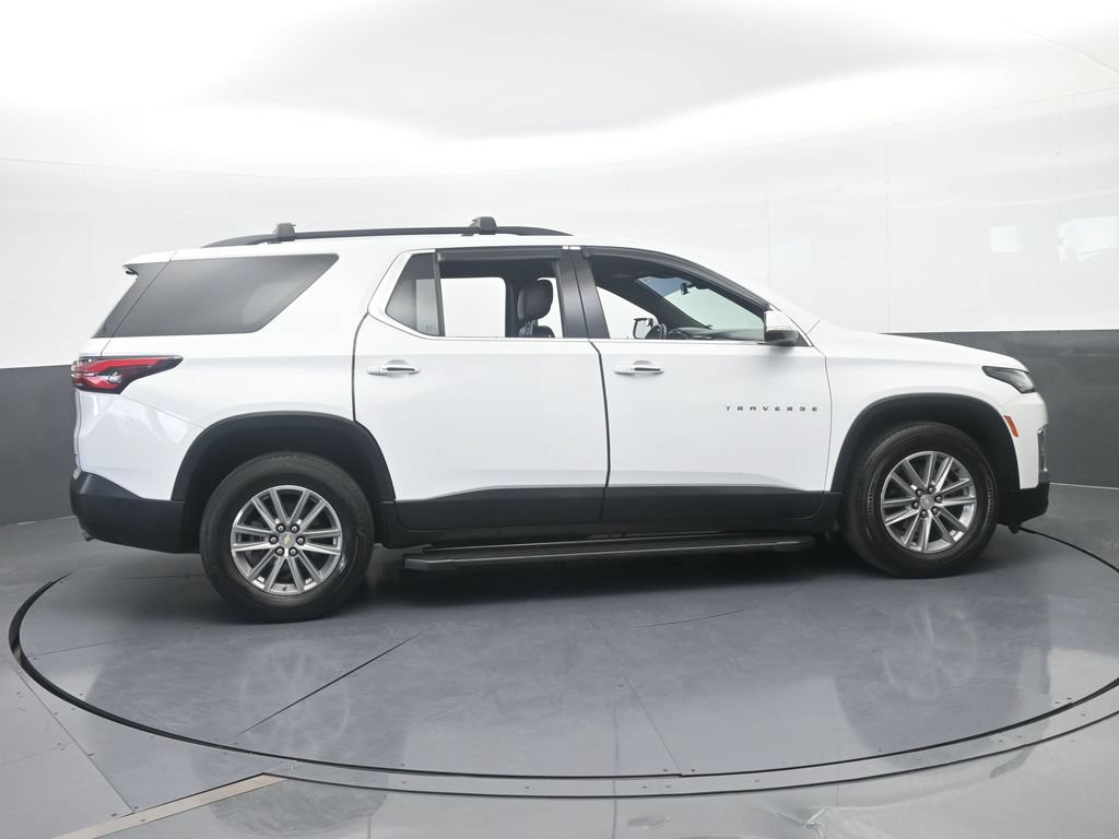 Used 2022 Chevrolet Traverse LT AWD/4WD image 7