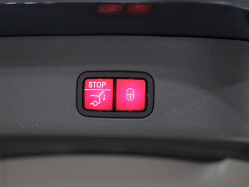 Used 2013 Mercedes-Benz GL 450 4MATIC image 31