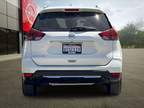 Used 2020 Nissan Rogue SL w/ Premium Package FWD image 8