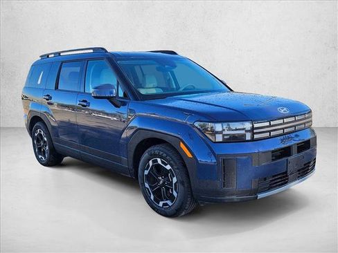 Used 2025 Hyundai Santa Fe SEL image 3