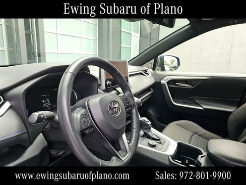 Used 2024 Toyota RAV4 SE image 5