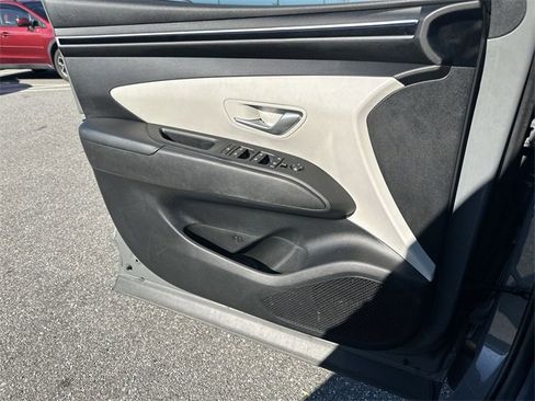 Certified 2024 Hyundai Tucson SE image 32