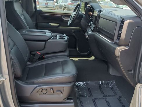 Used 2024 GMC Sierra 1500 SLT image 26