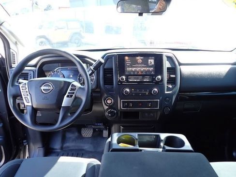 Used 2024 Nissan Titan SV AWD/4WD image 17