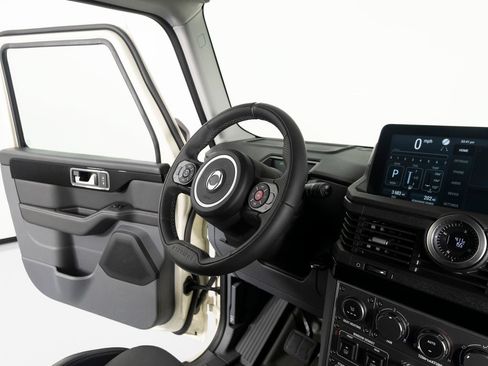 Used 2025 INEOS Grenadier Fieldmaster Edition AWD/4WD image 33