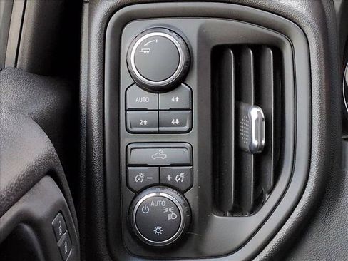 Used 2025 Chevrolet Silverado 1500 Custom Trail Boss AWD/4WD image 18