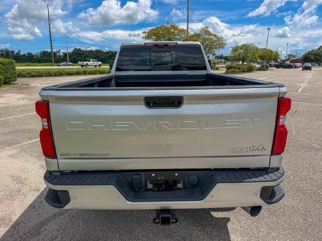 Used 2021 Chevrolet Silverado 3500 High Country w/ Technology Package AWD/4WD image 4