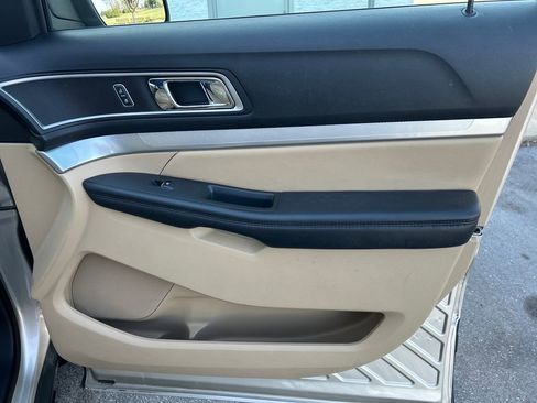 Used 2017 Ford Explorer XLT w/ Equipment Group 202A image 40