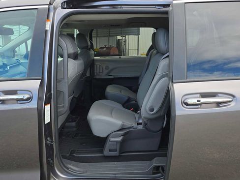 Certified 2021 Toyota Sienna XLE AWD/4WD image 20