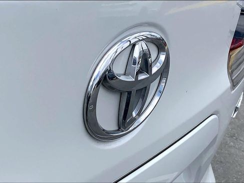 Certified 2023 Toyota Corolla Cross XLE w/ Convenience Package FWD image 30