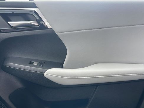 Used 2025 Mitsubishi Outlander SE image 21