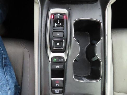 Used 2020 Honda Accord EX image 24