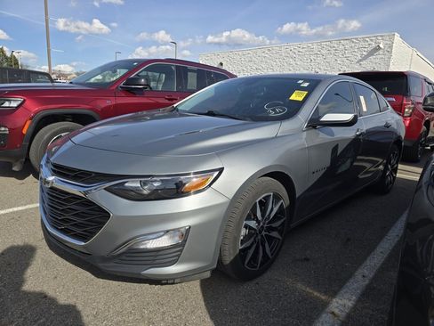 Used 2024 Chevrolet Malibu RS image 1