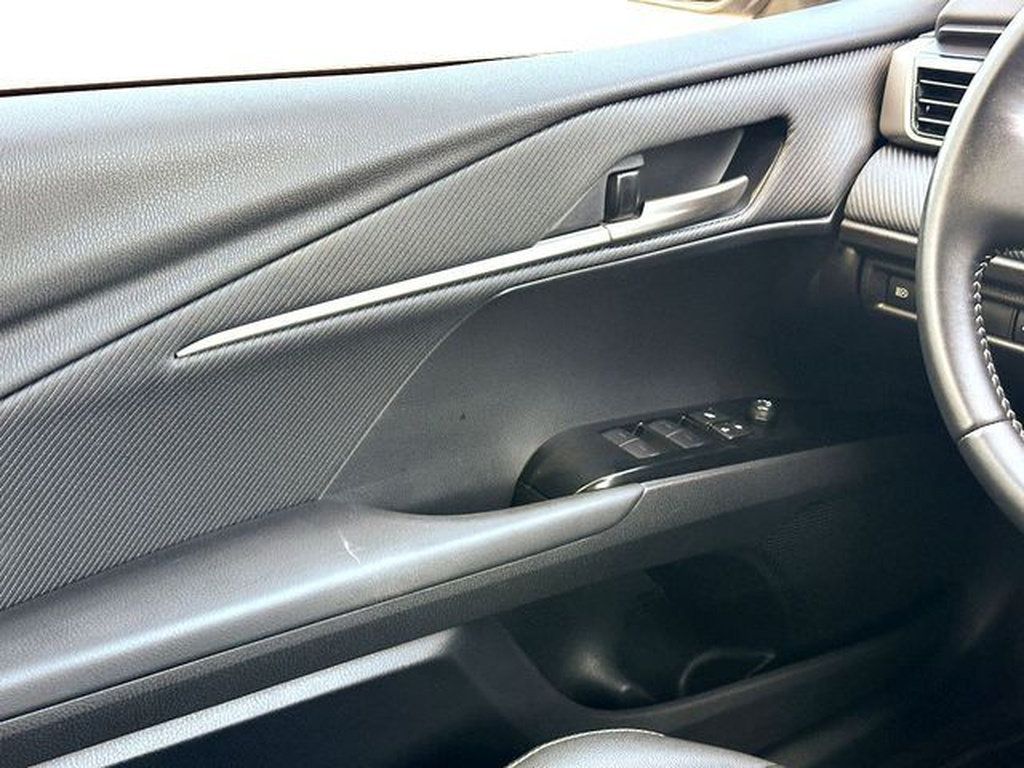 Used 2025 Toyota Camry SE w/ Convenience Package FWD image 24