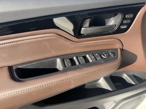 New 2026 Honda Odyssey Touring image 19