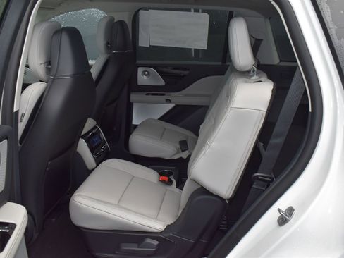 New 2026 Lincoln Aviator Reserve w/ Luxury Package image 11