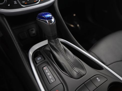 Used 2017 Chevrolet Volt LT w/ Comfort Package FWD image 20