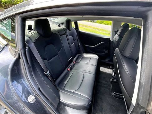 Used 2018 Tesla Model 3 Long Range RWD image 29