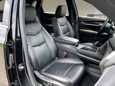 Certified 2022 Cadillac XT5 Premium Luxury FWD image 7