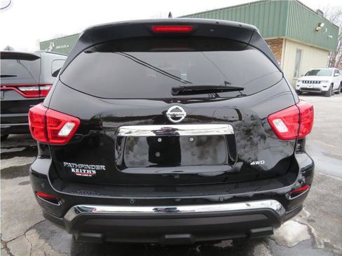 Used 2020 Nissan Pathfinder S image 19